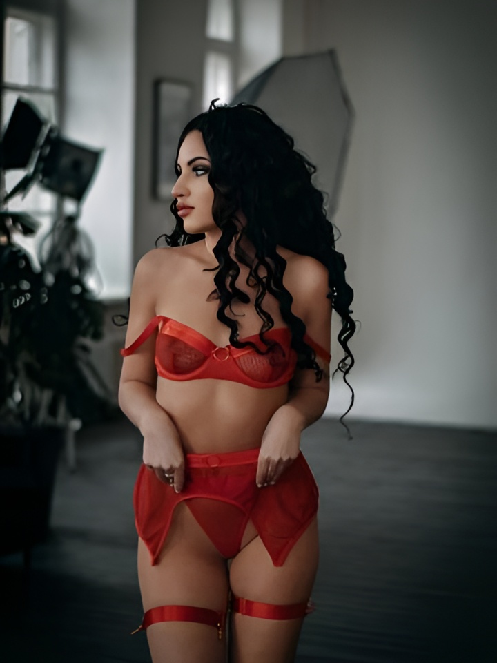 Елена привлекальеная девушка из Ельца цена от 1500 руб