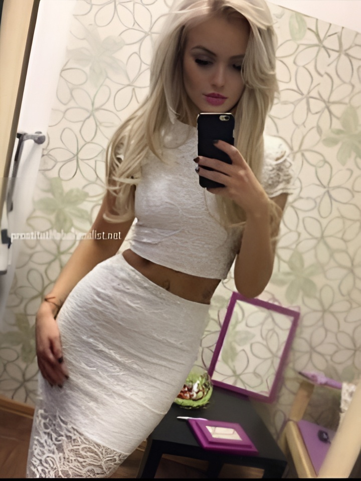 Каролина привлекальеная девушка из Ельца цена от 1500 руб