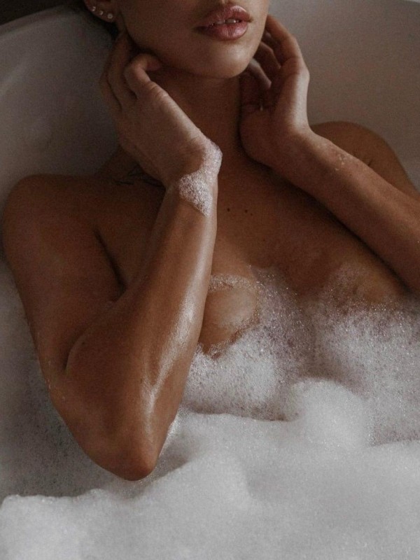 Галина привлекательная девушка из Ельца цена от 5000 руб